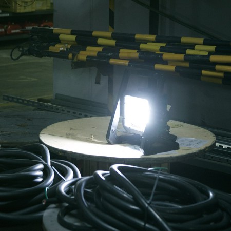 Corded and Cordless LED Worklight DML805